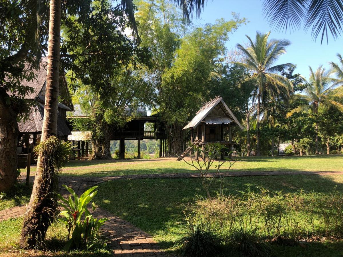 On The Mekong Resort Luang Prabang Esterno foto