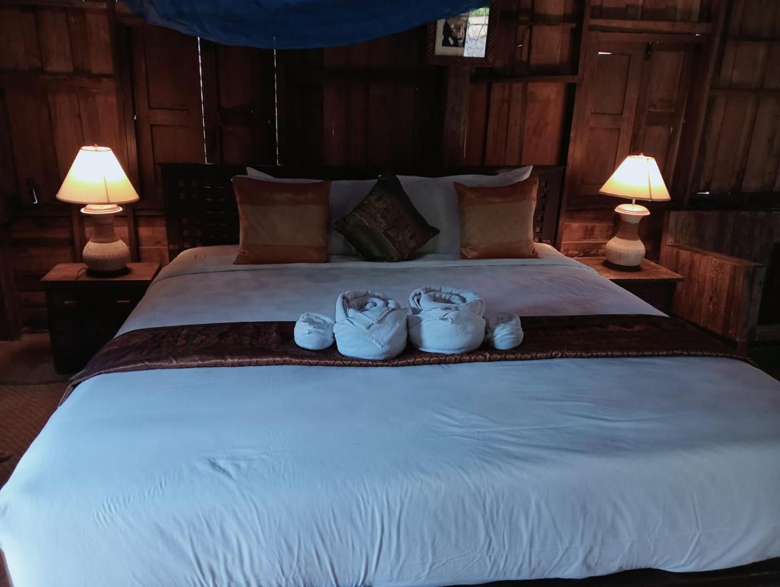 On The Mekong Resort Luang Prabang Esterno foto